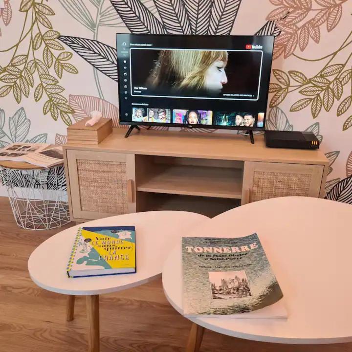 Le Tropical - Local A Velos Au Centre Historique Tonnerre Kültér fotó